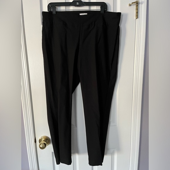 Plus size black pants. - Picture 1 of 4